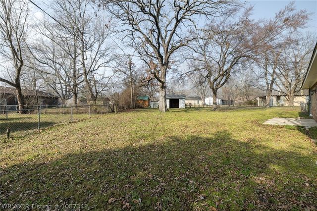 1105 Brentwood Drive, Greenwood, AR 72936