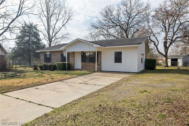 1105 Brentwood Drive, Greenwood, AR 72936