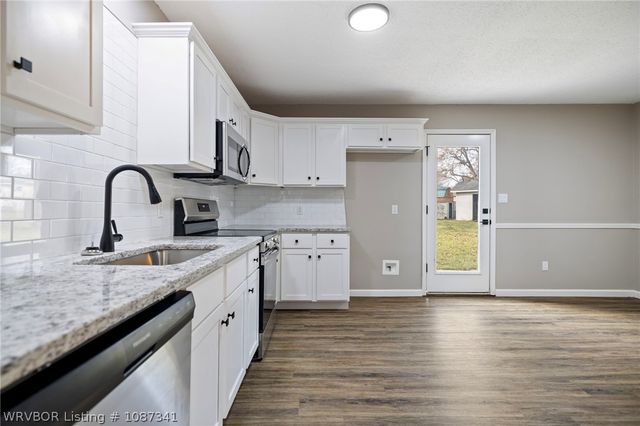 1105 Brentwood Drive, Greenwood, AR 72936