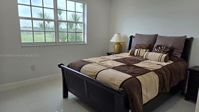 230 SW 117th Ter, Pembroke Pines, FL 33025
