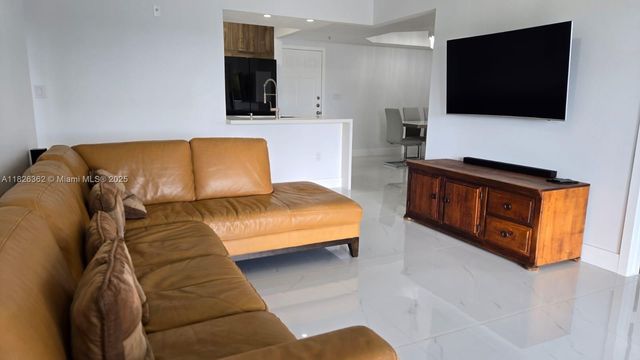 230 SW 117th Ter, Pembroke Pines, FL 33025