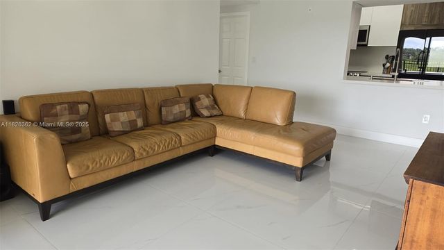 230 SW 117th Ter, Pembroke Pines, FL 33025