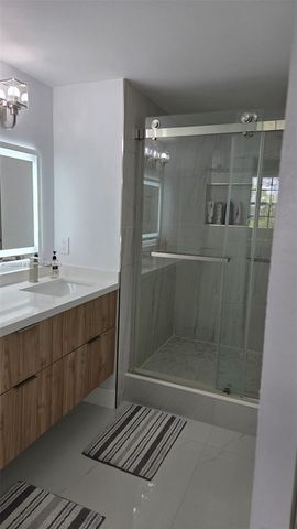 230 SW 117th Ter, Pembroke Pines, FL 33025
