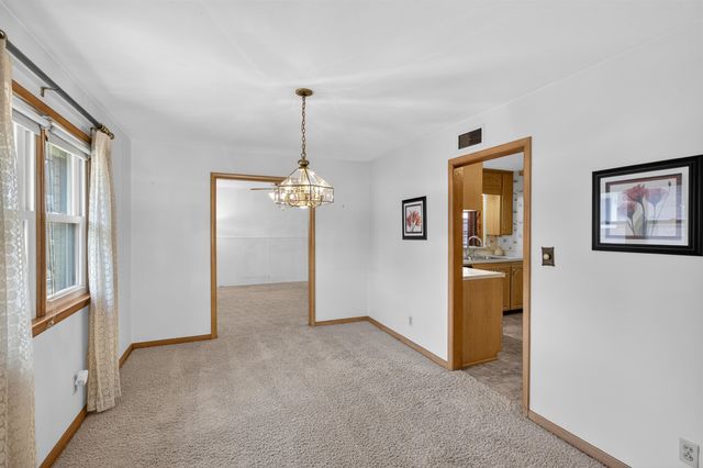 744 S Fabrique Dr, Wichita, KS 67218