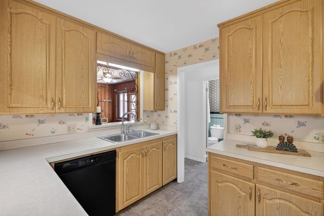 744 S Fabrique Dr, Wichita, KS 67218
