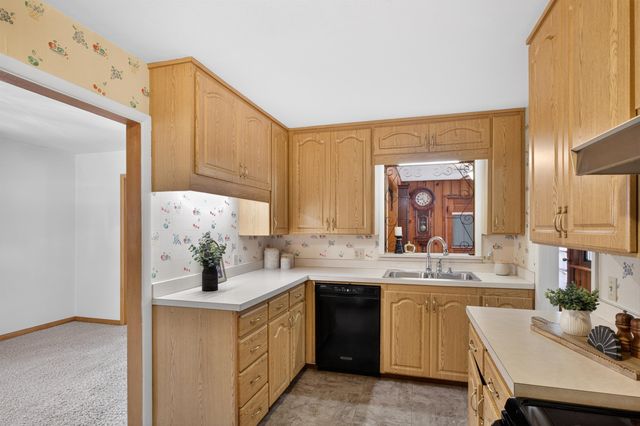 744 S Fabrique Dr, Wichita, KS 67218