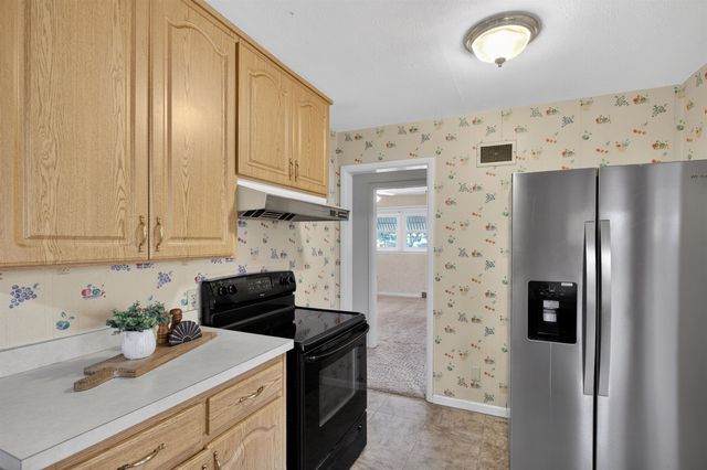744 S Fabrique Dr, Wichita, KS 67218
