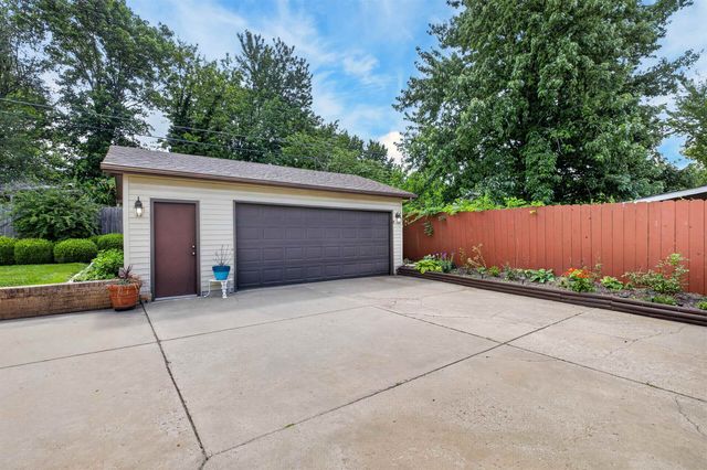 744 S Fabrique Dr, Wichita, KS 67218