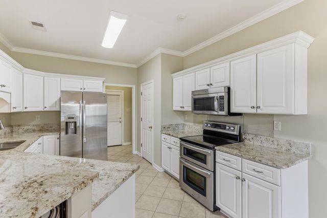 7493 APPLE YARD LN, Cordova, TN 38016