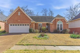 7493 APPLE YARD LN, Cordova, TN 38016