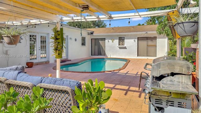 14465 SW 96th Ave --, Miami, FL 33176