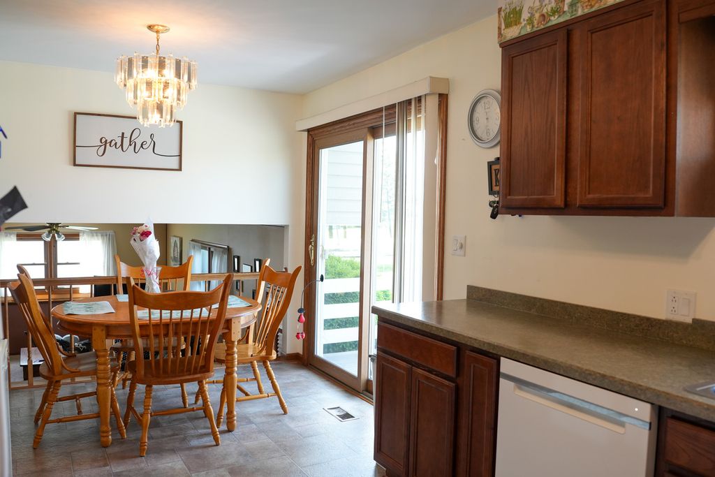 510 Dunbar Street, Beecher, IL 60401 — photo 5