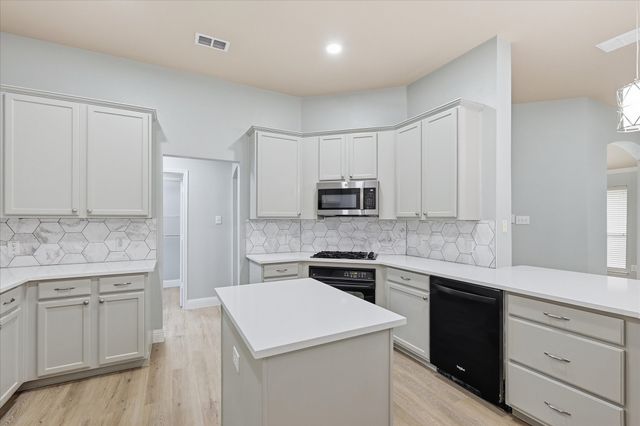 2616 Hollow Ridge Drive, Denton, TX 76210