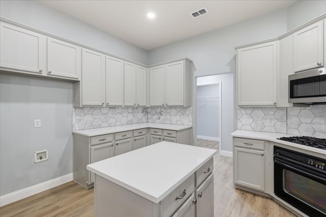 2616 Hollow Ridge Drive, Denton, TX 76210