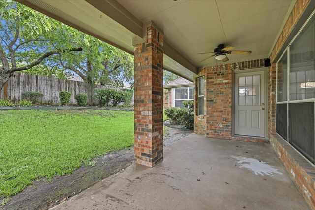 2616 Hollow Ridge Drive, Denton, TX 76210