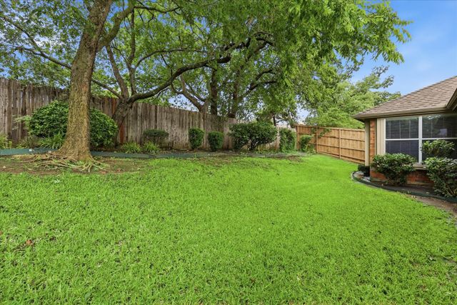 2616 Hollow Ridge Drive, Denton, TX 76210