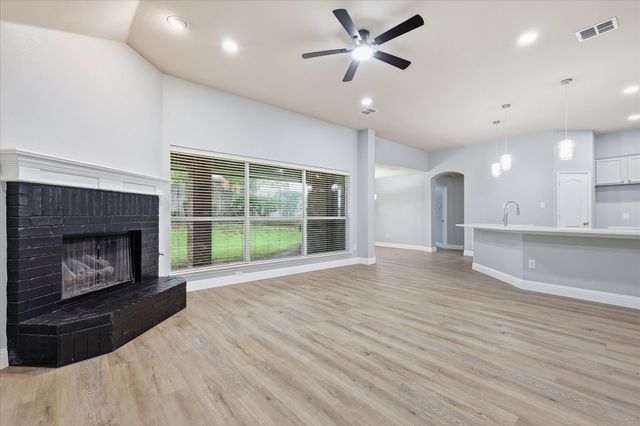 2616 Hollow Ridge Drive, Denton, TX 76210
