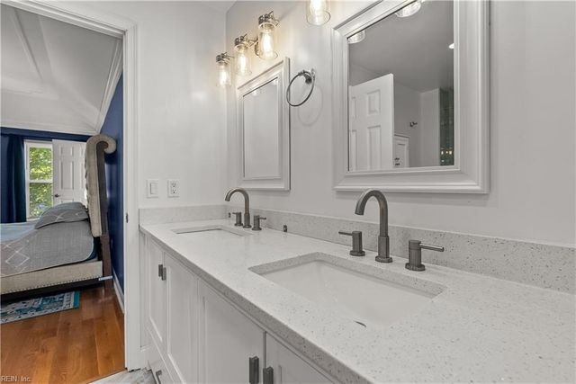 811 Twin Peak Ct CT, Chesapeake, VA 23320