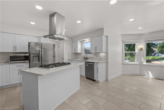 811 Twin Peak Ct CT, Chesapeake, VA 23320