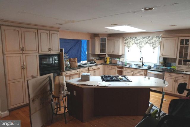 2407 VALLEY AVE, Wilmington, DE 19810