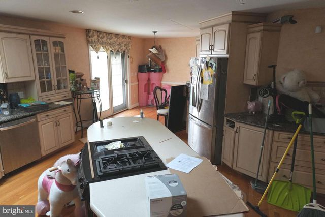 2407 VALLEY AVE, Wilmington, DE 19810