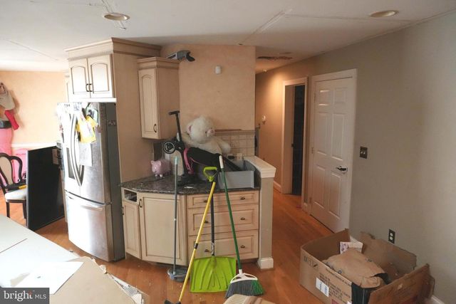 2407 VALLEY AVE, Wilmington, DE 19810