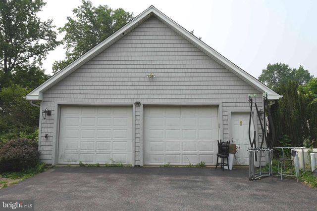 2407 VALLEY AVE, Wilmington, DE 19810