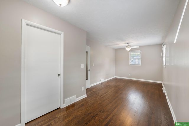 10934 Prairie Village Drive, Omaha, NE 68124