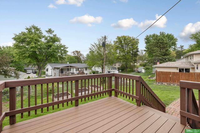 10934 Prairie Village Drive, Omaha, NE 68124