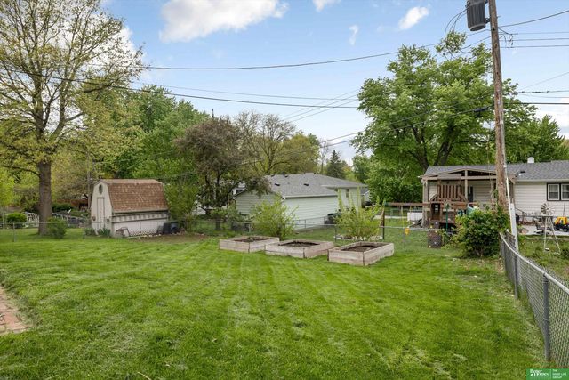 10934 Prairie Village Drive, Omaha, NE 68124