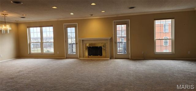 10367 Oxford Hill Drive 26, St Louis, MO 63146