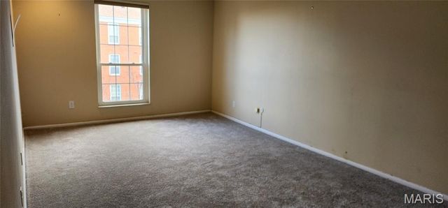 10367 Oxford Hill Drive 26, St Louis, MO 63146
