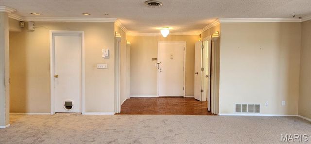 10367 Oxford Hill Drive 26, St Louis, MO 63146