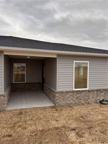 318 NW 67th Avenue, Bentonville, AR 72713