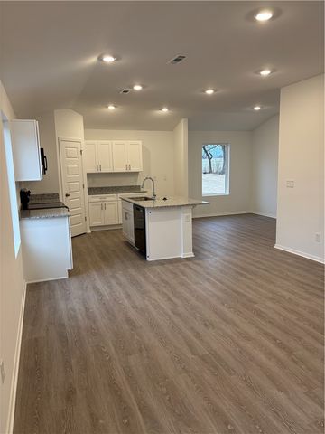 318 NW 67th Avenue, Bentonville, AR 72713