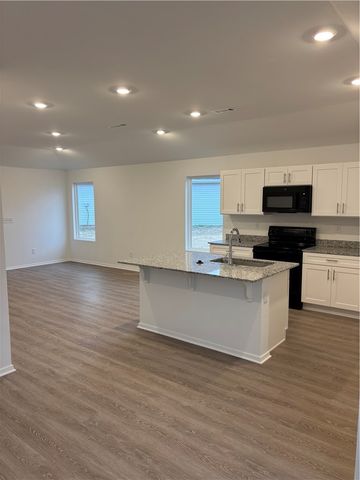 318 NW 67th Avenue, Bentonville, AR 72713