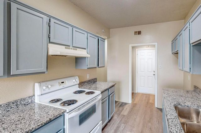 919 Fairbanks Circle, Duncanville, TX 75137