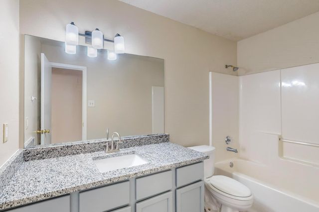 919 Fairbanks Circle, Duncanville, TX 75137