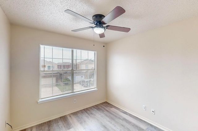 919 Fairbanks Circle, Duncanville, TX 75137