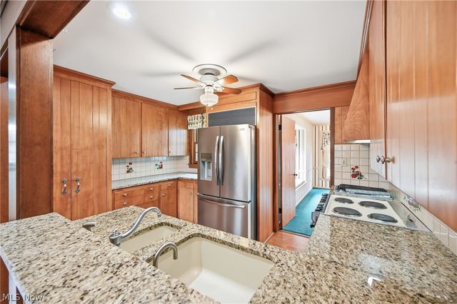 930 Highland Avenue, Salem, OH 44460