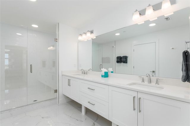 415 ISLAND WAY 207, Clearwater Beach, FL 33767