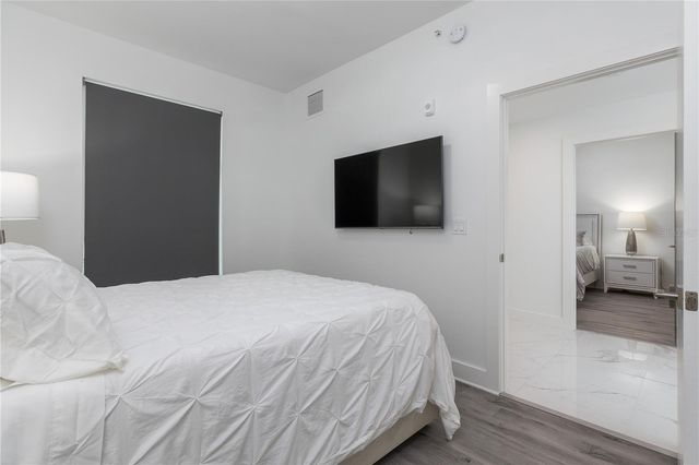 415 ISLAND WAY 207, Clearwater Beach, FL 33767