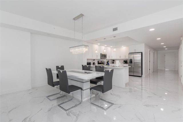 415 ISLAND WAY 207, Clearwater Beach, FL 33767