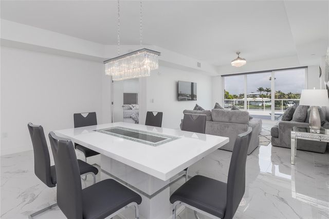 415 ISLAND WAY 207, Clearwater Beach, FL 33767
