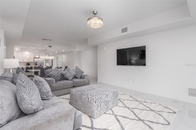 415 ISLAND WAY 207, Clearwater Beach, FL 33767