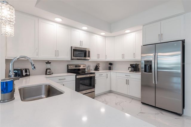415 ISLAND WAY 207, Clearwater Beach, FL 33767