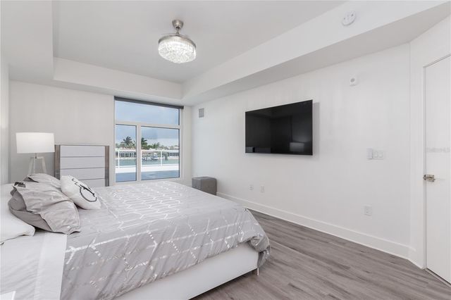415 ISLAND WAY 207, Clearwater Beach, FL 33767