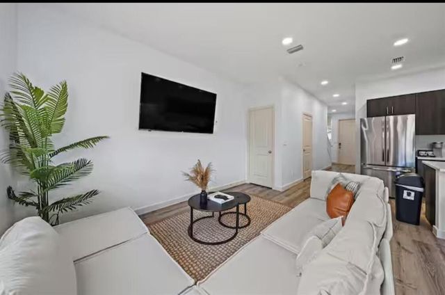 1559 W 26th Court, Riviera Beach, FL 33404