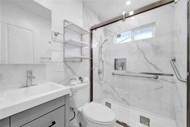 90 W Highland Avenue, Sierra Madre, CA 91024
