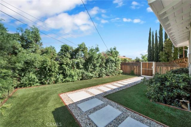 90 W Highland Avenue, Sierra Madre, CA 91024